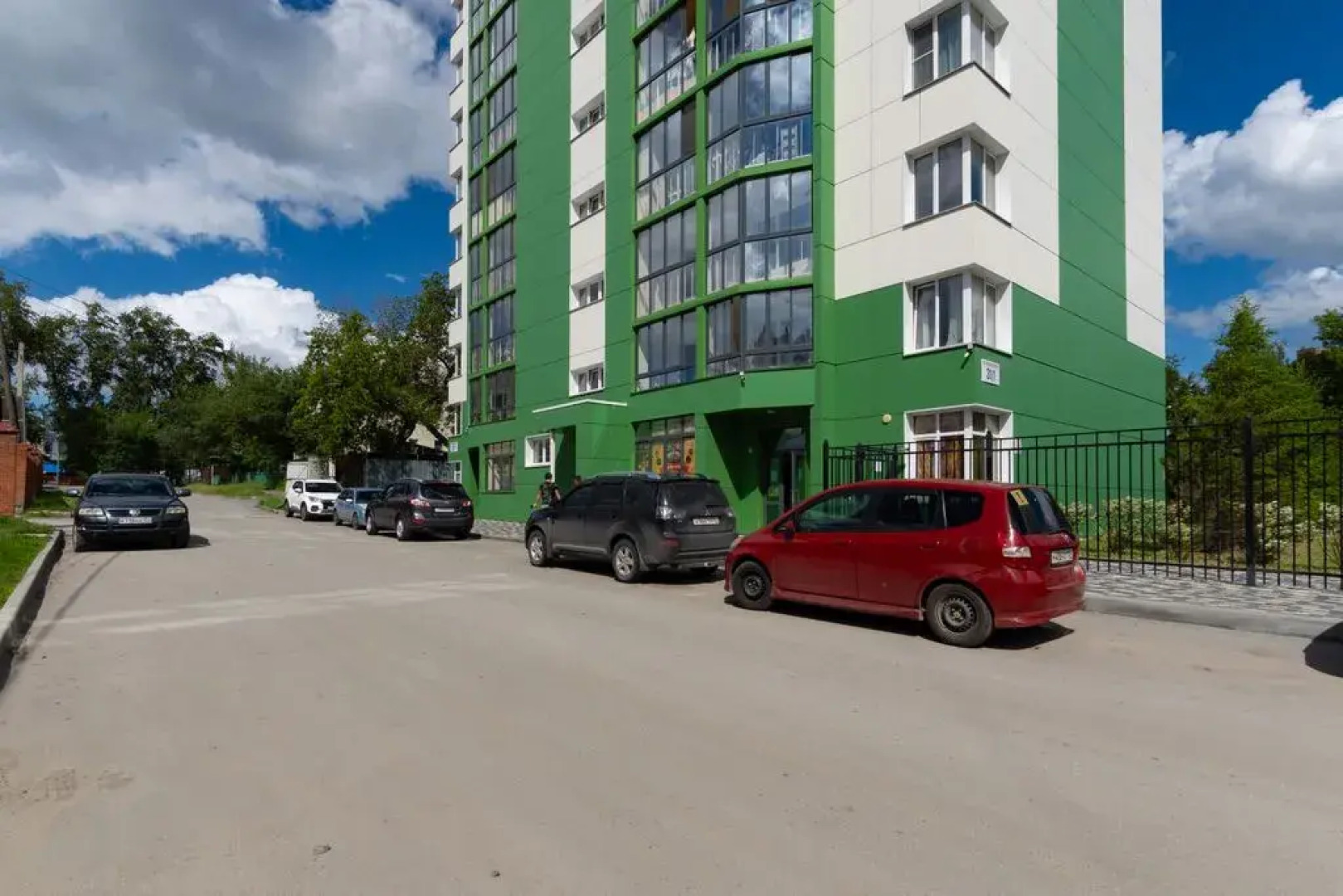 Апартаменты светлые на 16 этаже