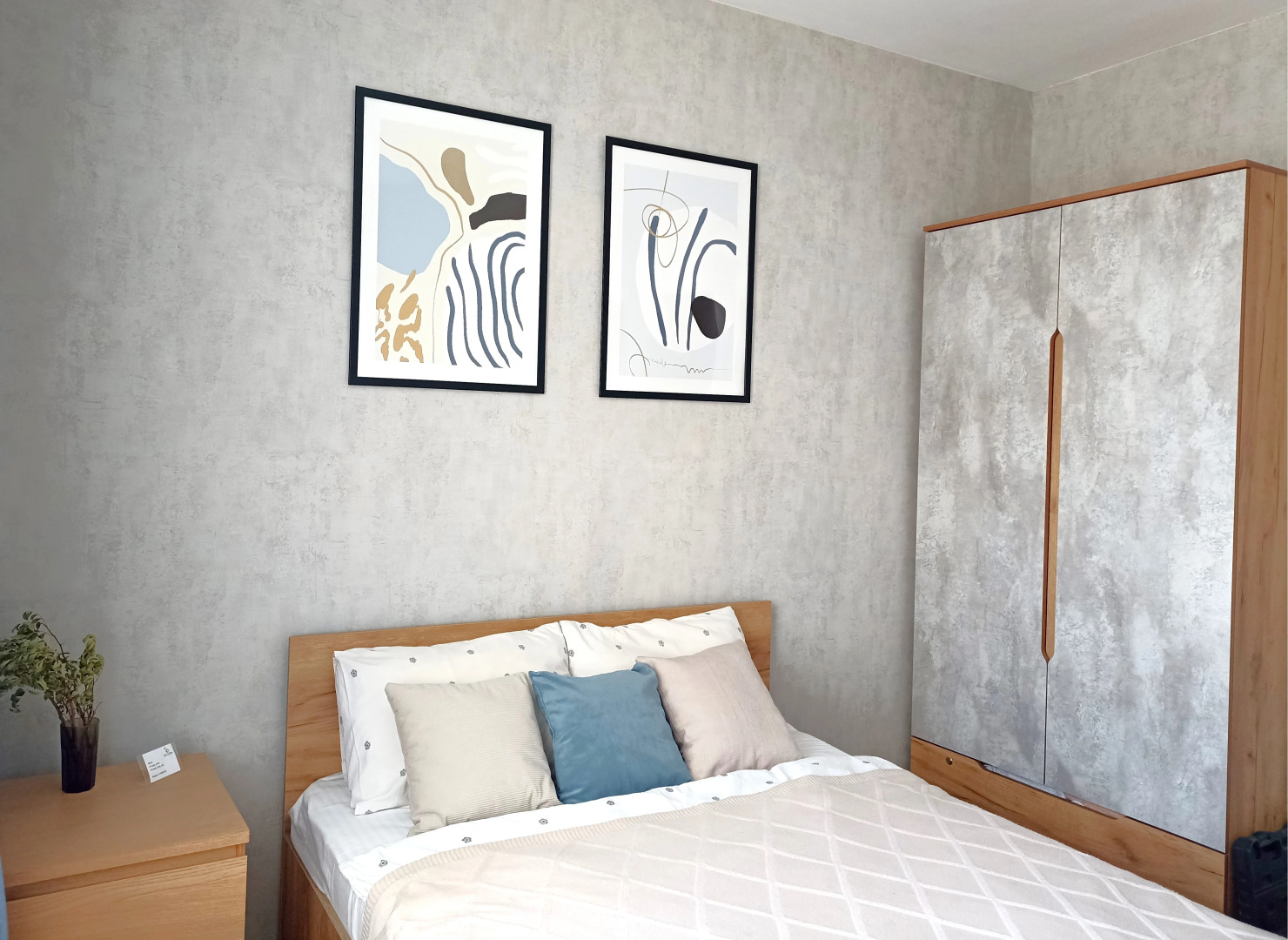 Апартаменты двухкомнатные у Леруа Мерлен и ТЦ Планета