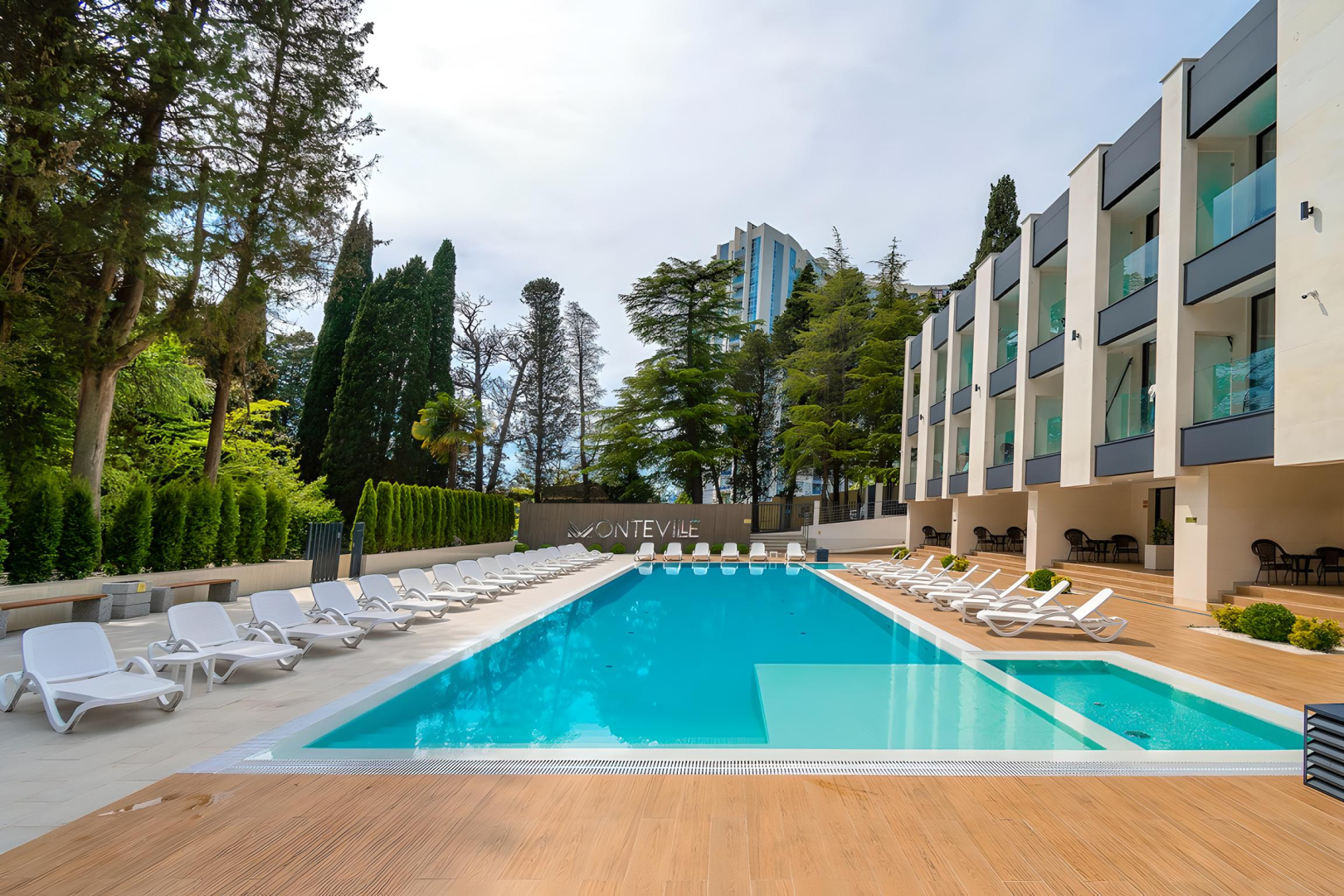 Апартаменты №76 Депутатская 10 Г с подогреваемым бассейном