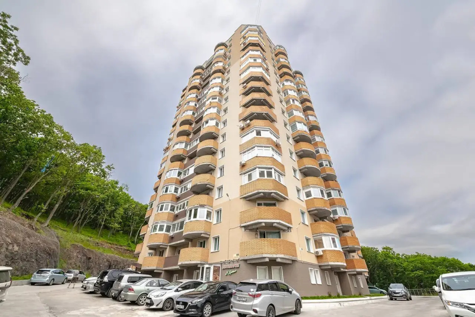 Квартира Новая Стильная Студия на Кольце Второй Речке во Владивостоке