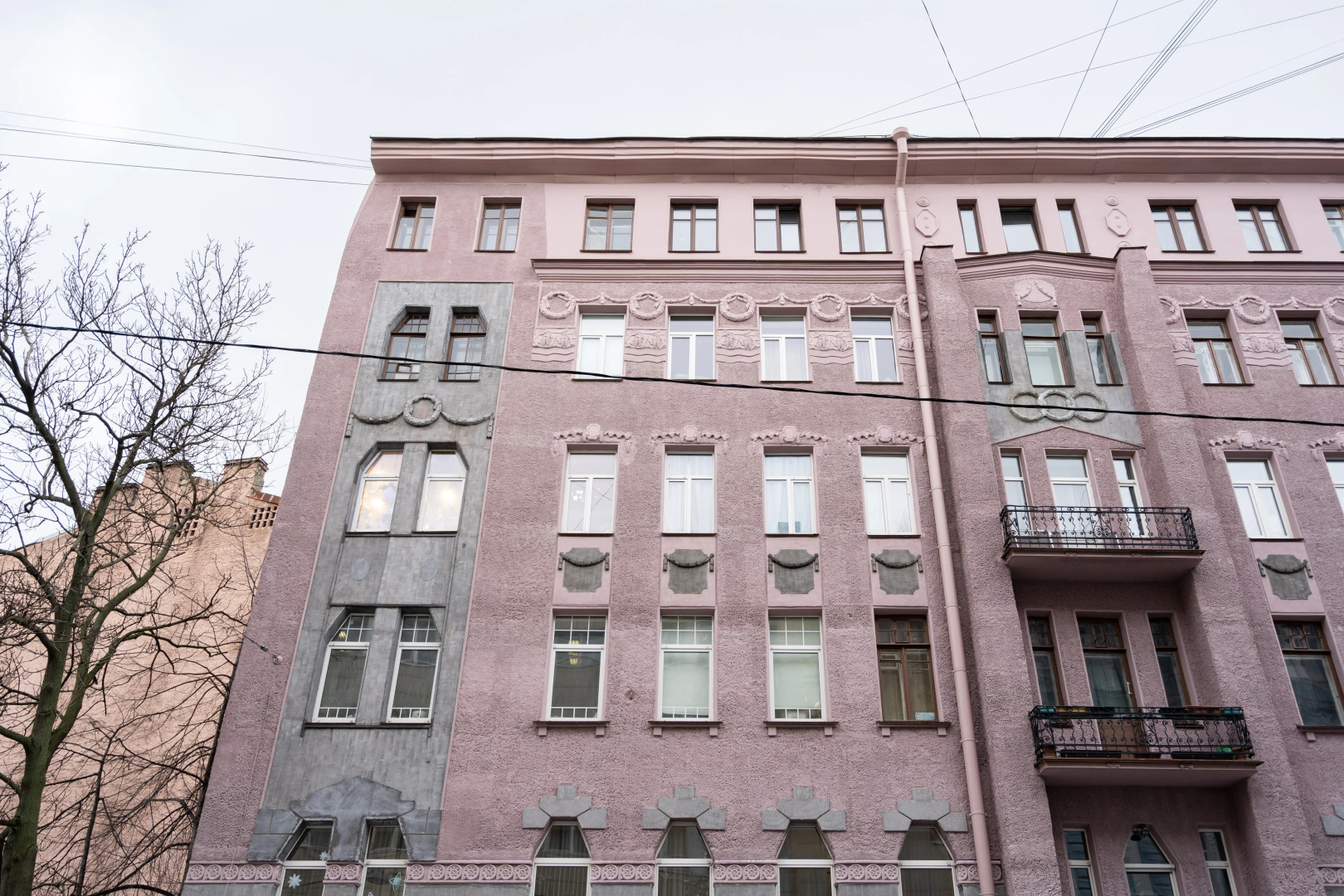 Апартаменты Уютные в Историческом Центре Города Happy Rooms Zverinskaya для 5-х Гостей