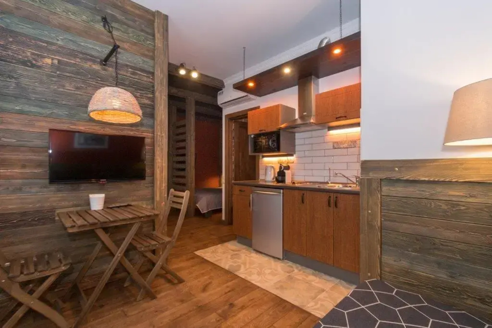 Апартаменты в Центре Города у Нарымского Сквера 1