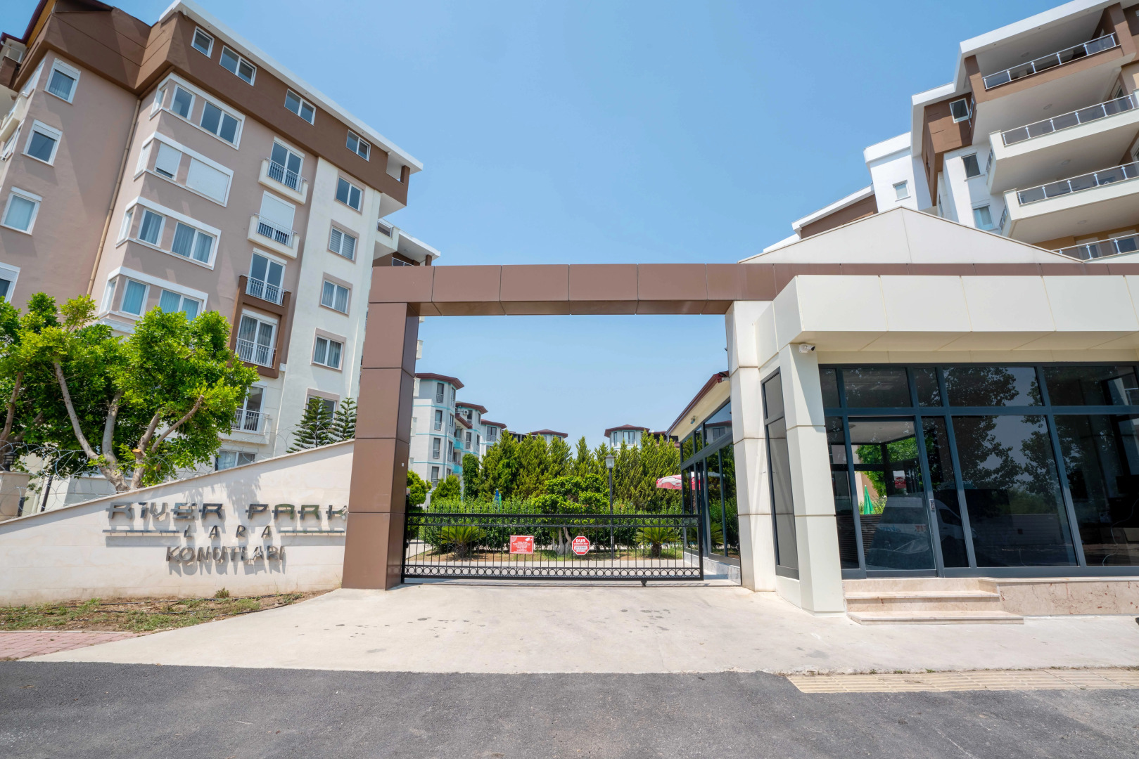 Apartments River Park Residence Lara