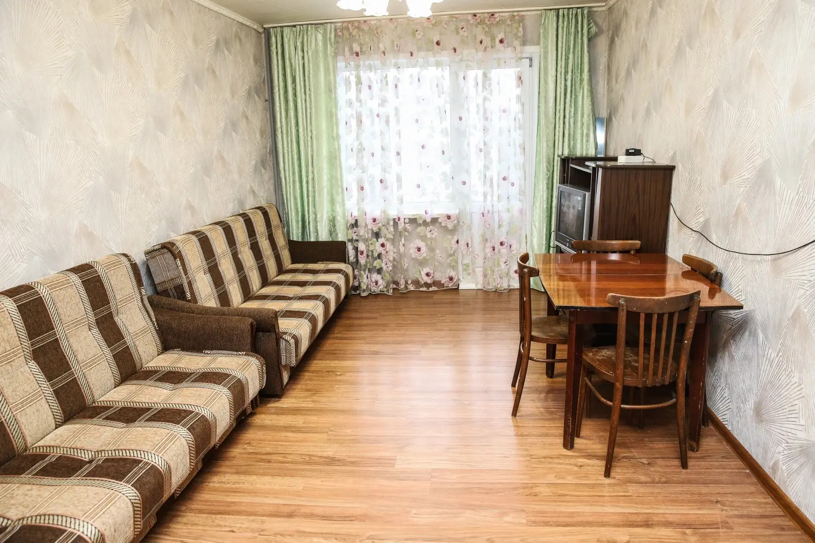 Апартаменты Трехкомнатные Первомайская 41 (8)