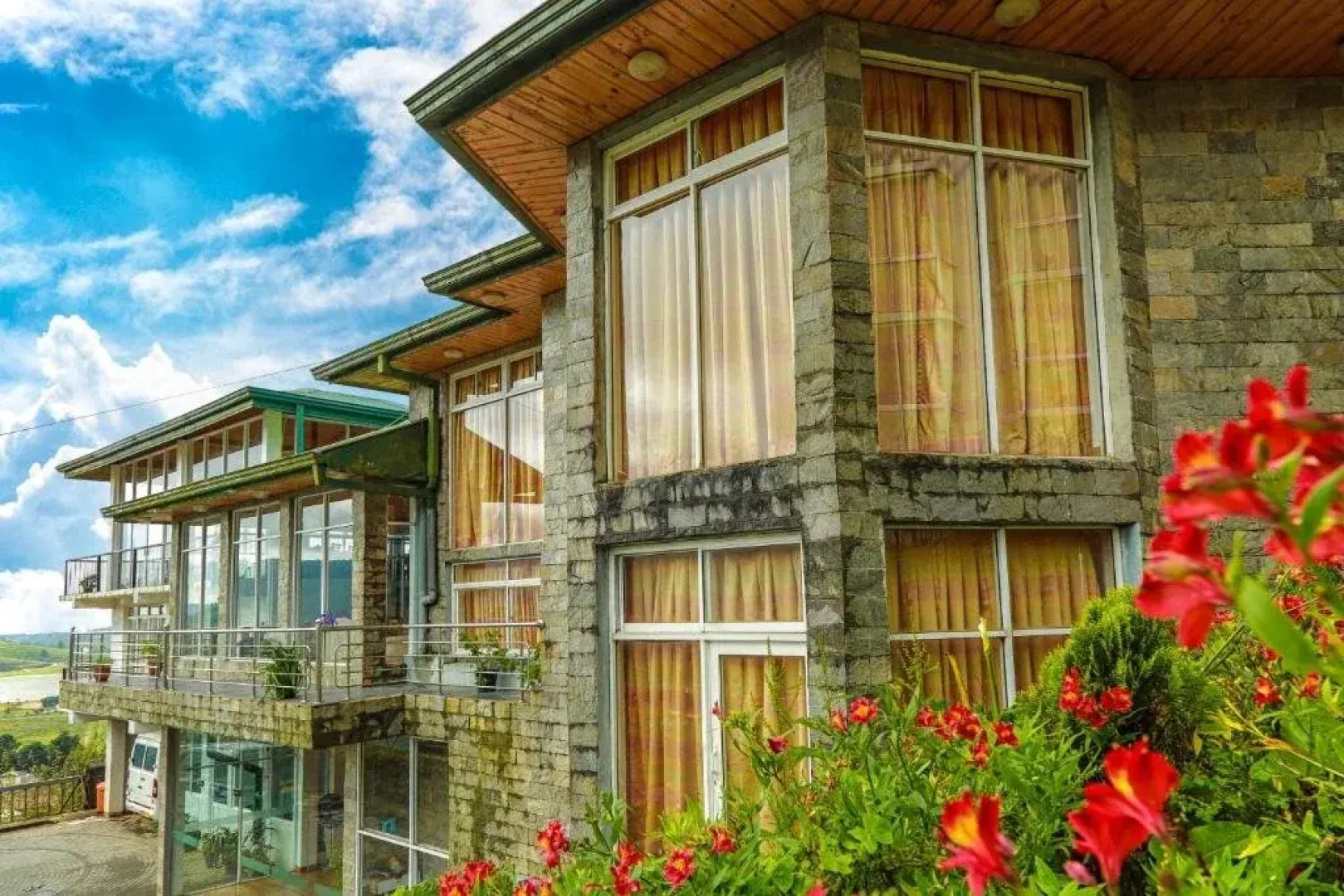 Отель Oak Ray Summer Hill Breeze