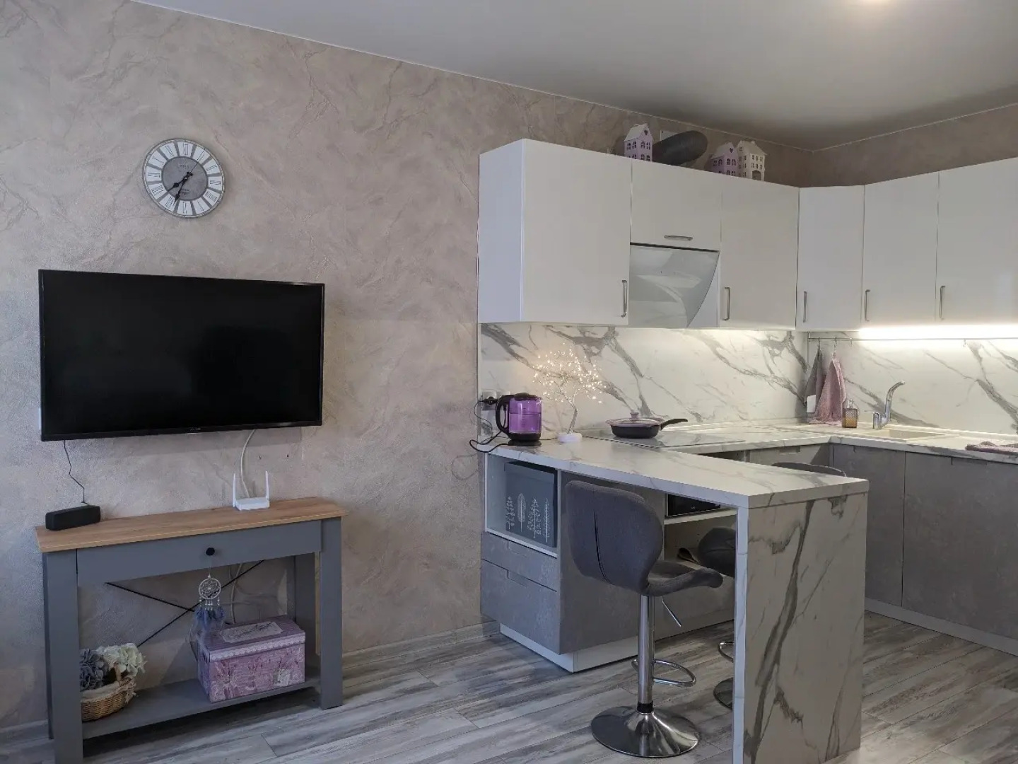 Квартира с Большой Кухней-гостиной