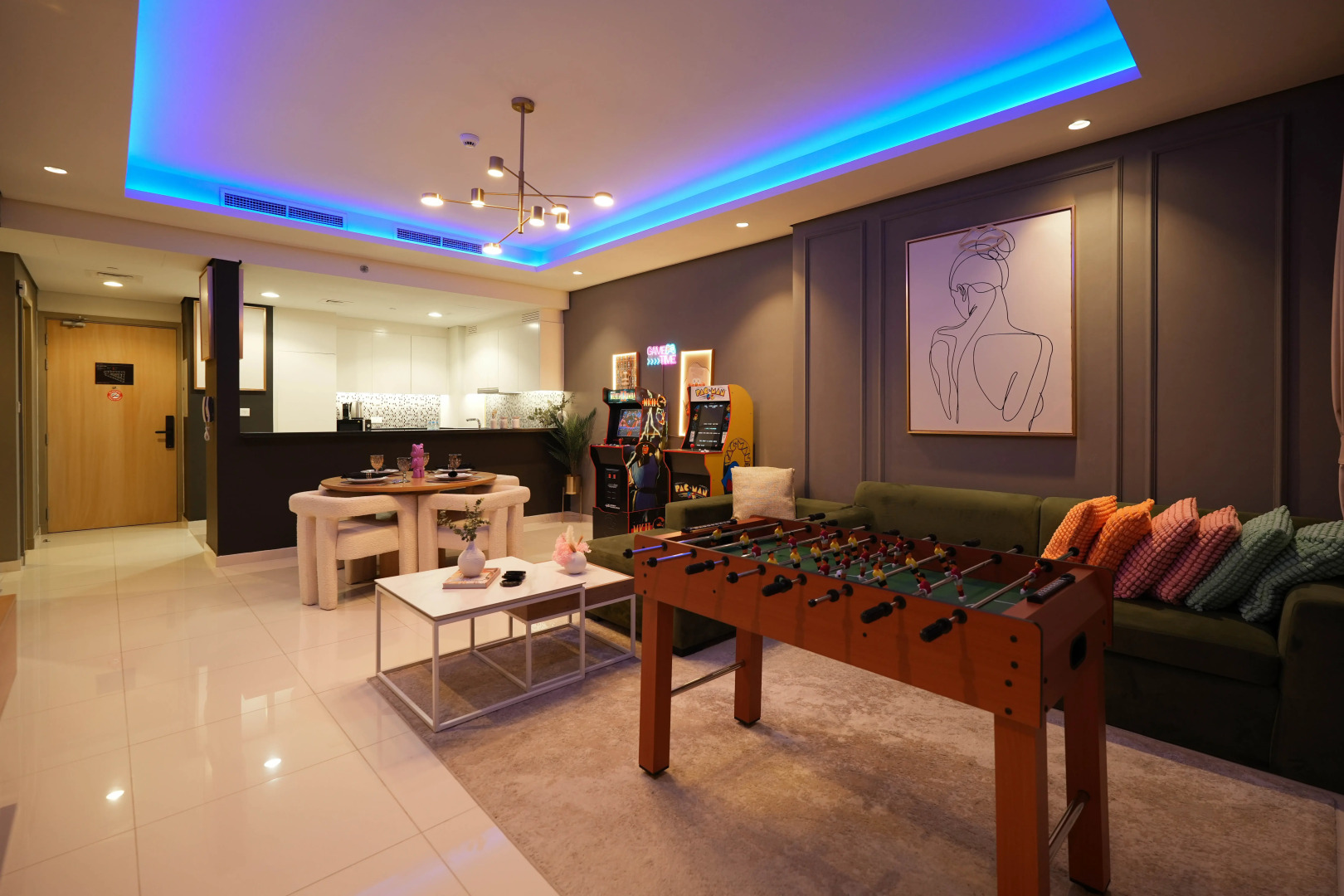 Апартаменты Exclusive Paramount 2BR - Skyline & Game Nights