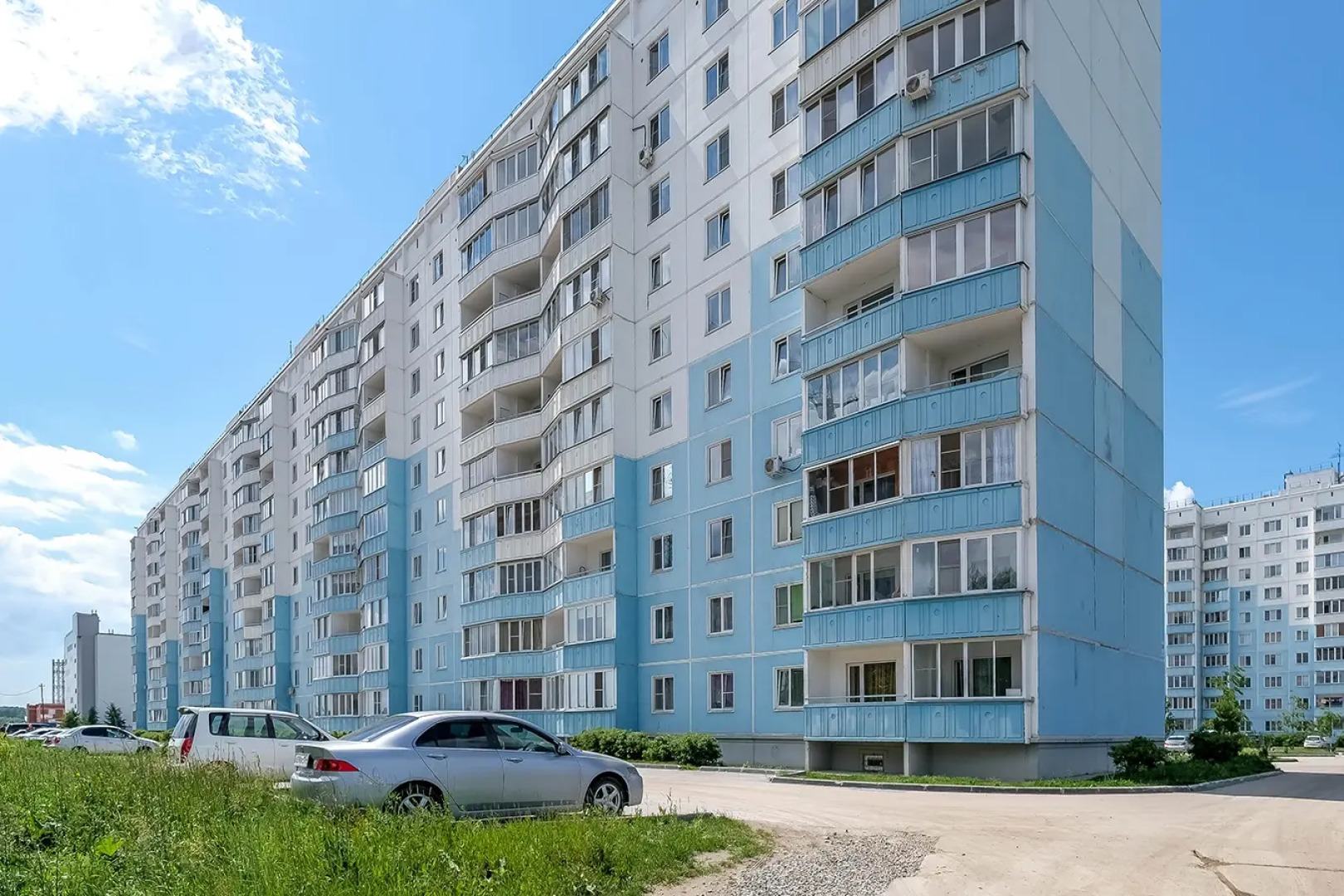 Квартира рядом с Мнтк им. Федорова и Ск Заря