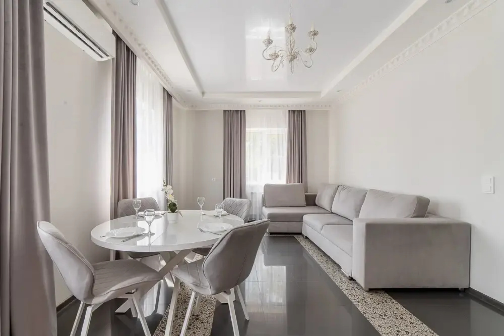 Апартаменты на улице Коммуны 2