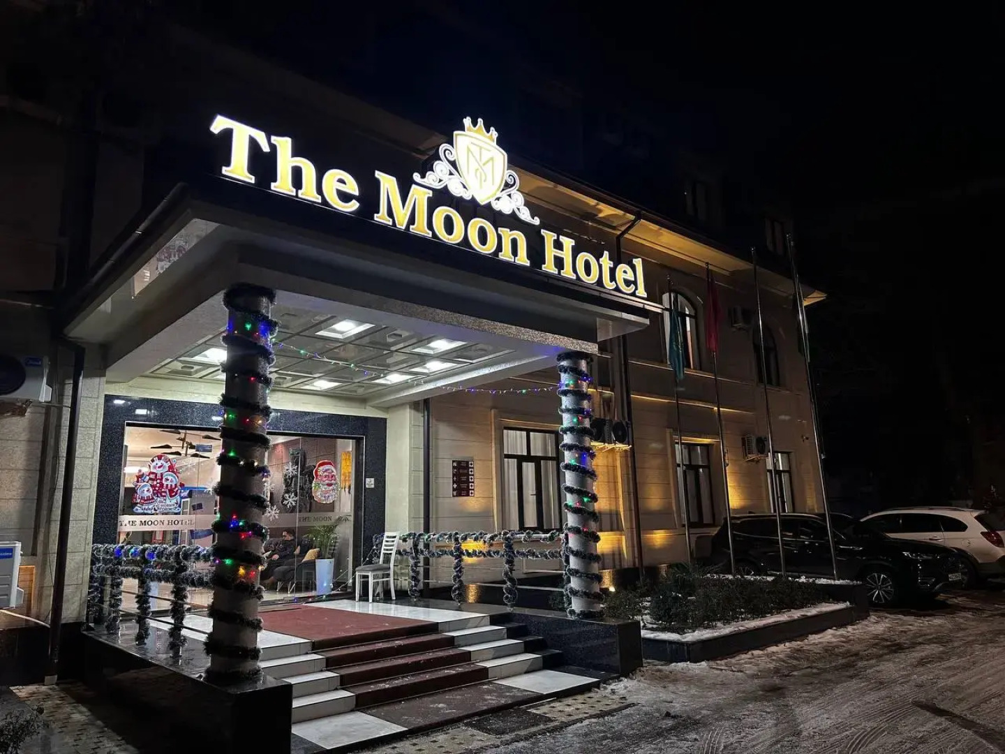 Отель The Moon Hotel