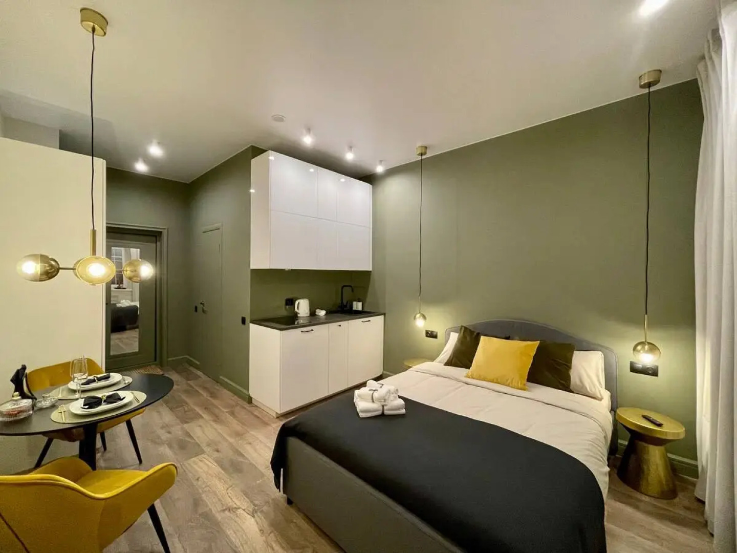 Апартаменты Green And Blue