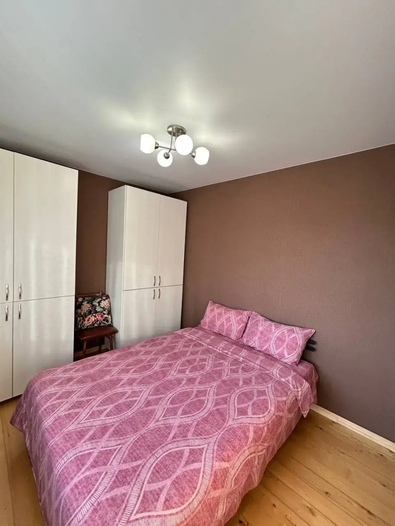 Квартира Уютная трехкомнатная на сутки у метро Могилевская, ООО Все рядом