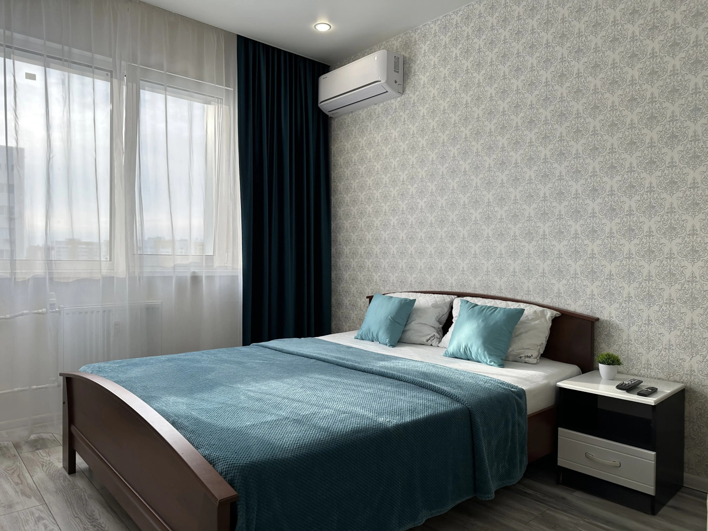 Апартаменты LikeHome на Дорофеева 7 у Города Еды