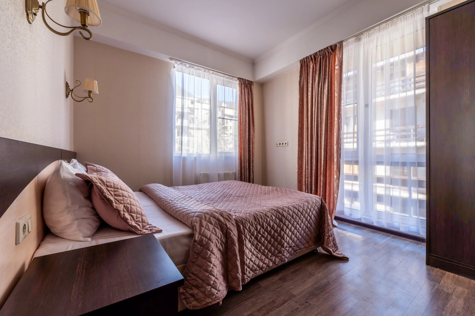 Апартаменты Оплот - Классические с балконом и ванной 8