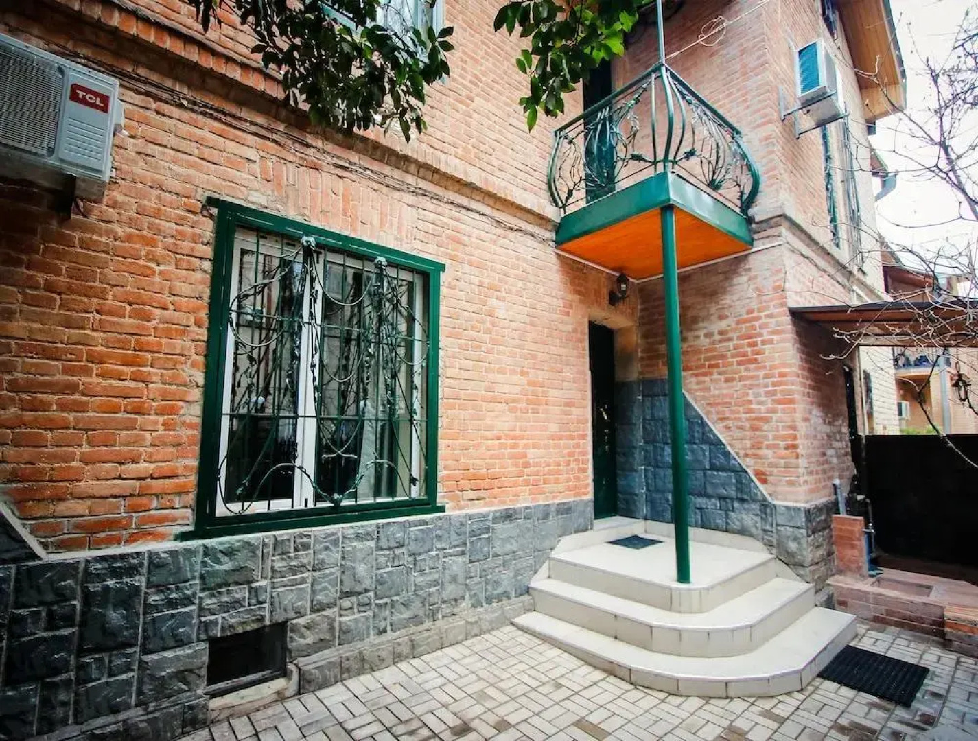 Отель Toma's House