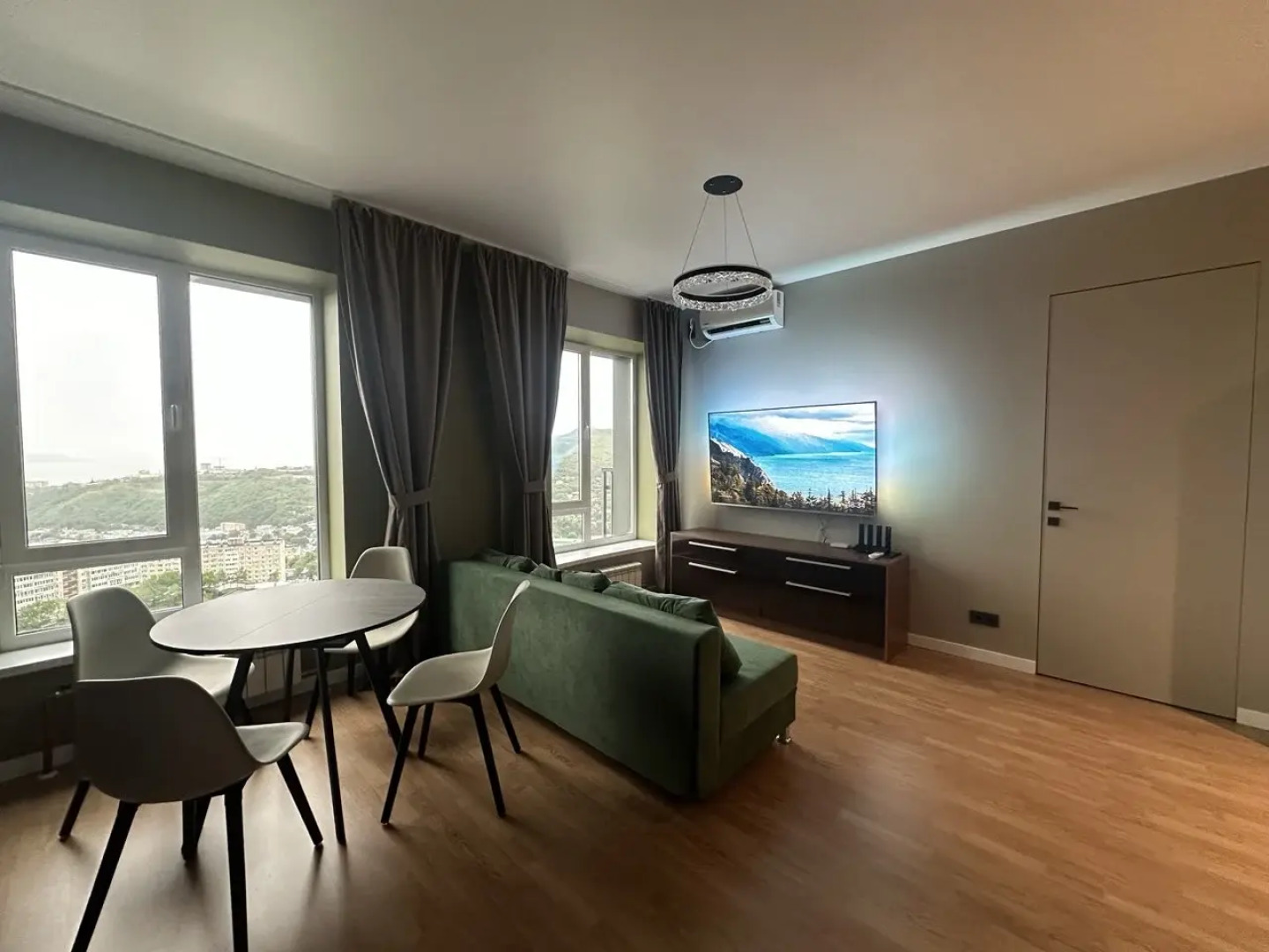 Квартира Уютная с Видом на Море и Город