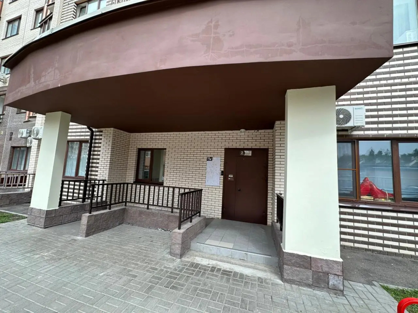 Апартаменты Истоман 2+2 в спальном микрорайоне