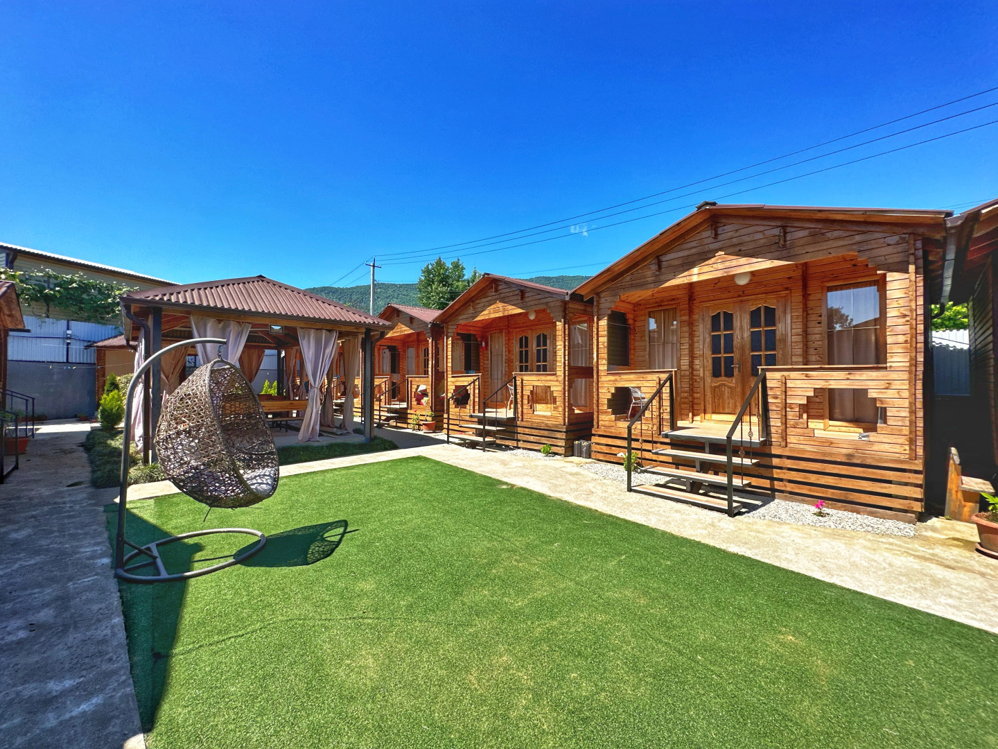 Гостевой Дом  Домики Набережная Виктория 100 м от моря