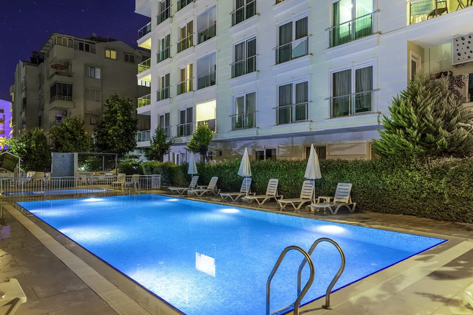 Апарт-отель The Suites