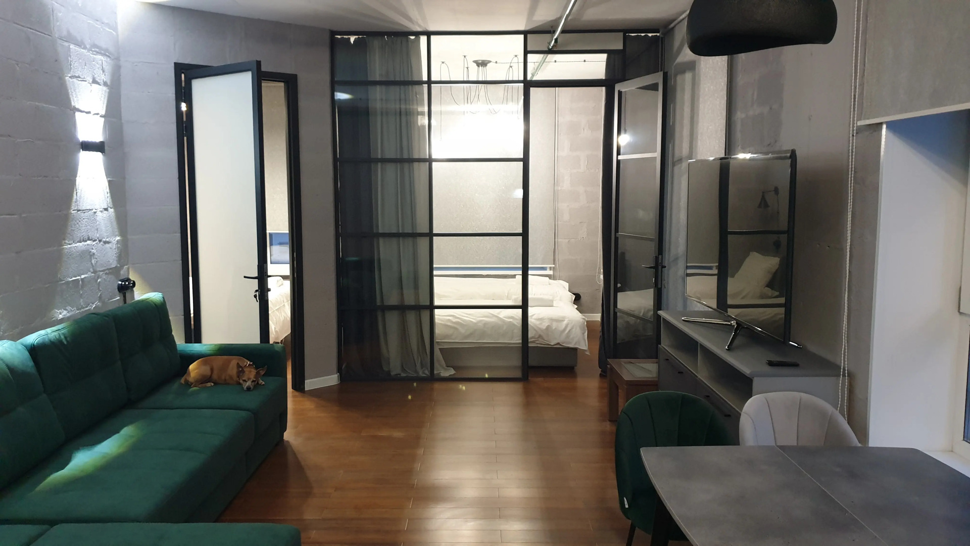 Апартаменты Green Lamp Downtown