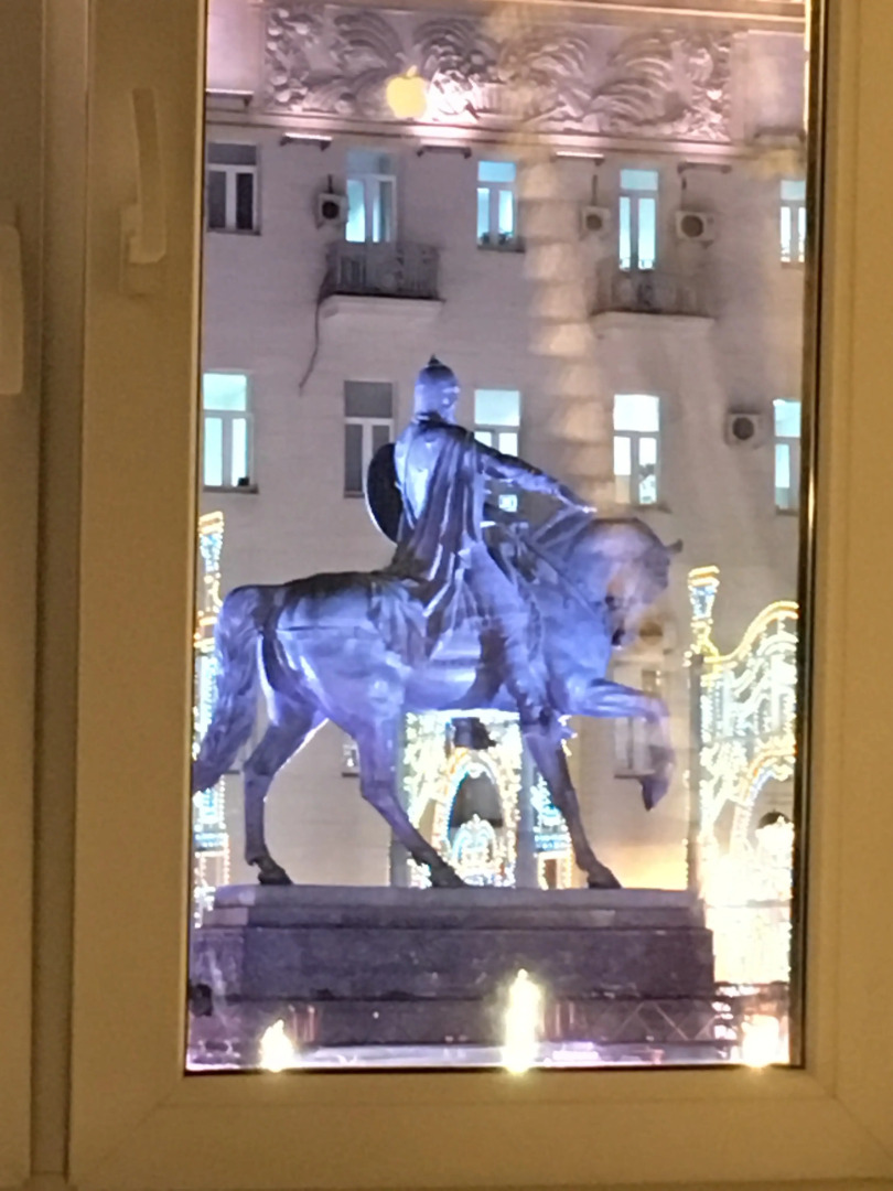 Квартира у Кремля с 2-спальнями и гостиной Шикарный вид