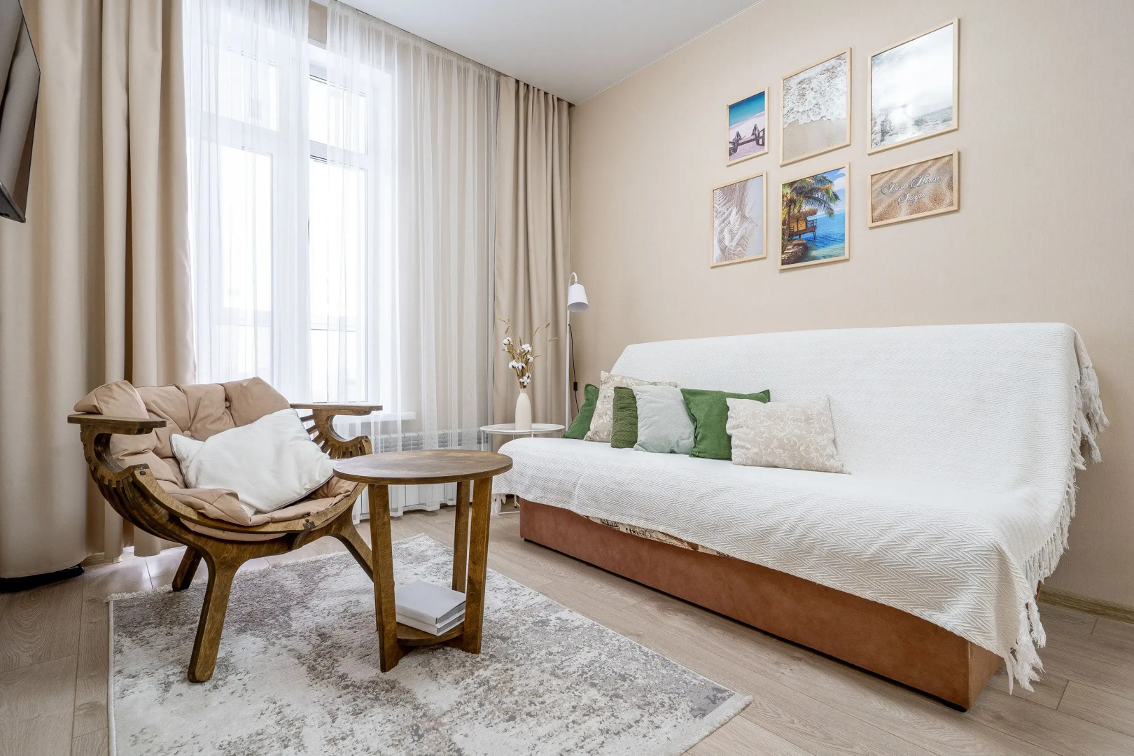 Апартаменты 1+ по Ивана Захарова 9/1