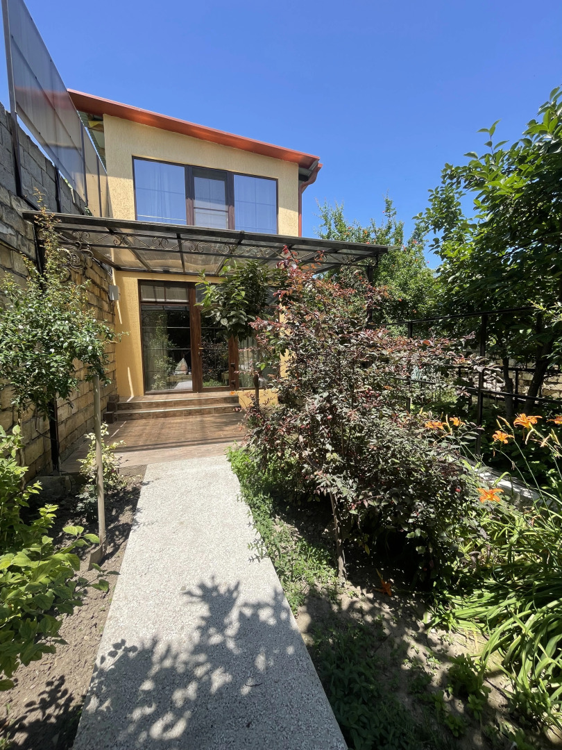 Апартаменты Добрый домик Роуз