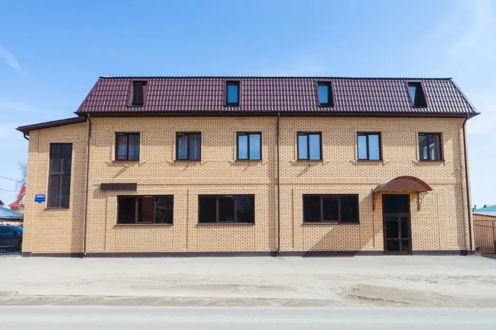 Отель Корона