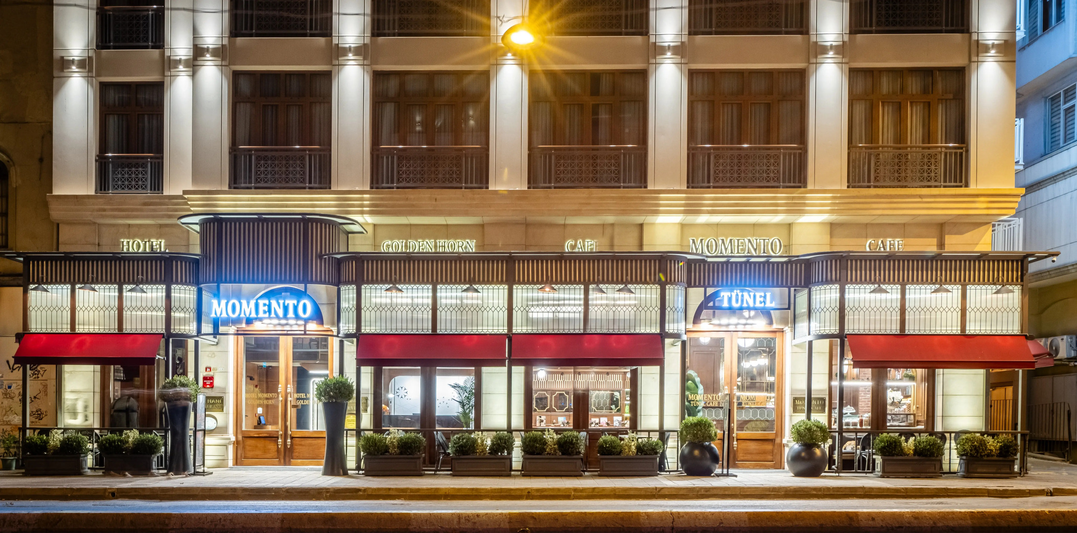 Momento Golden Horn Hotel