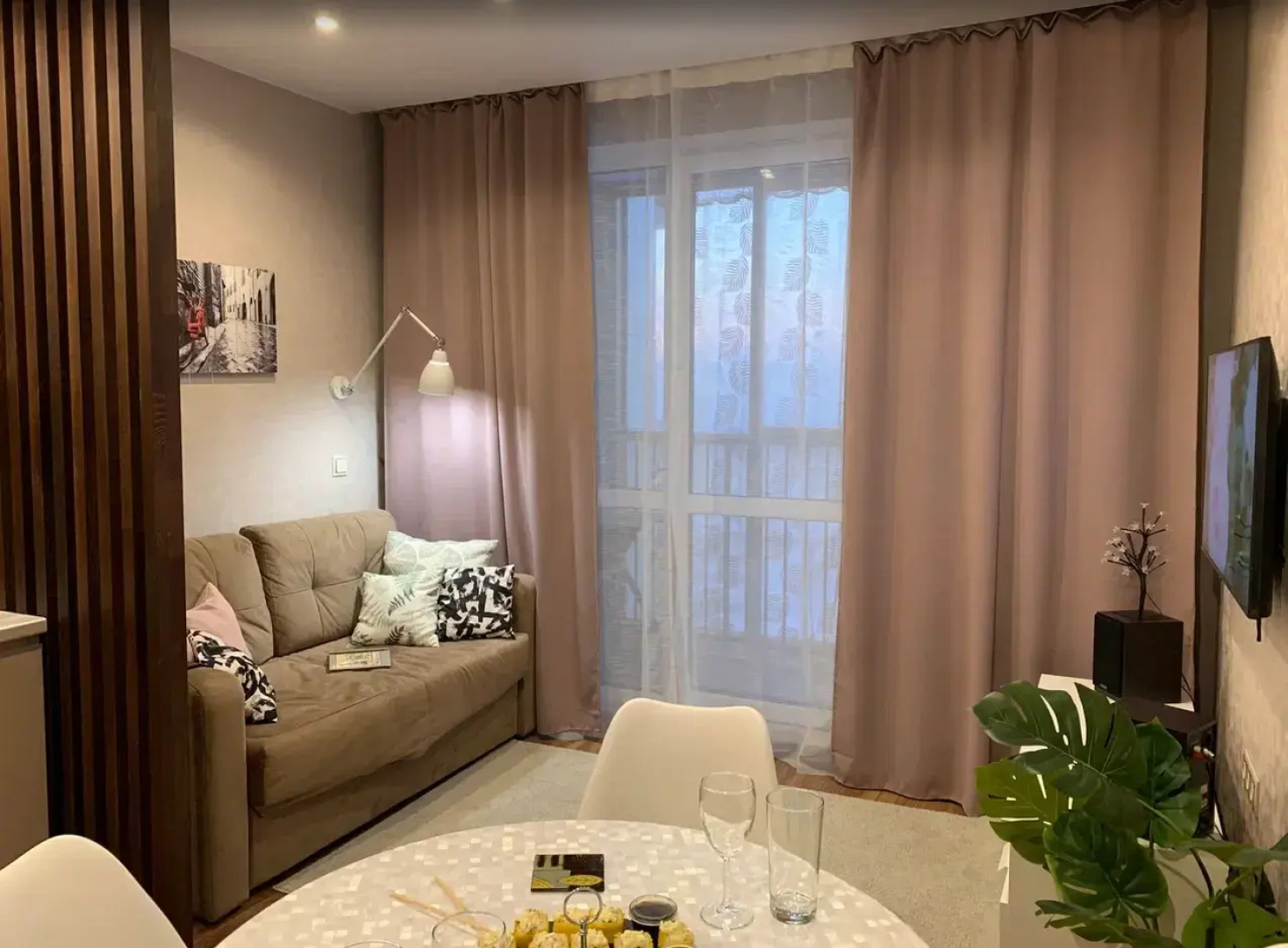 Апартаменты LifeHome на Иванова 1