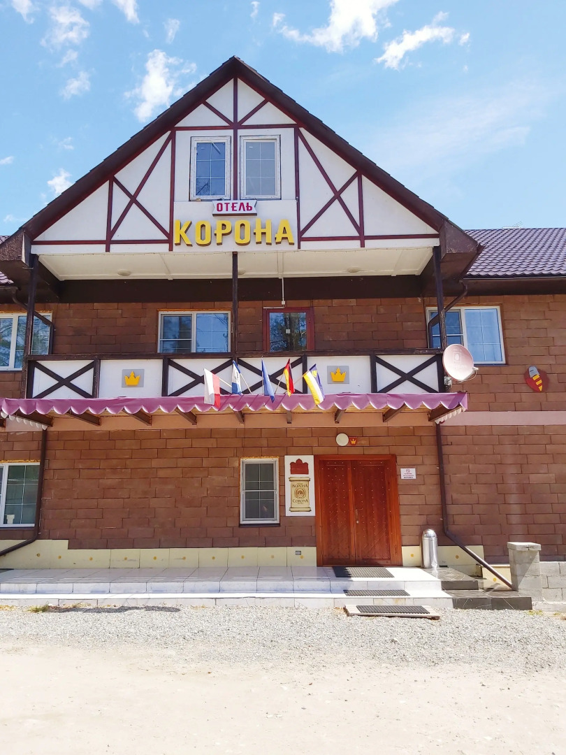 Отель Корона