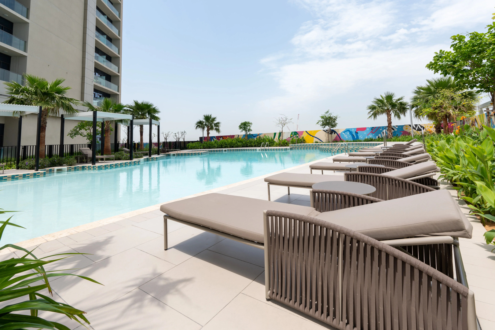 Апартаменты Keyrock Living: Exclusive Luxury at Aykon Tower