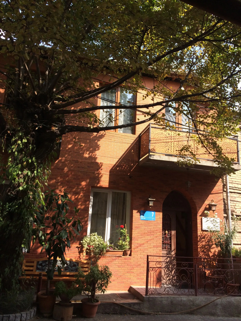 Отель Family Kolorit Old Tbilisi