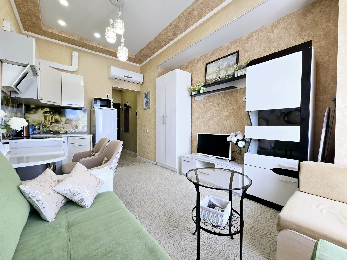 Квартира Уютная в Комплексе с Бассейном