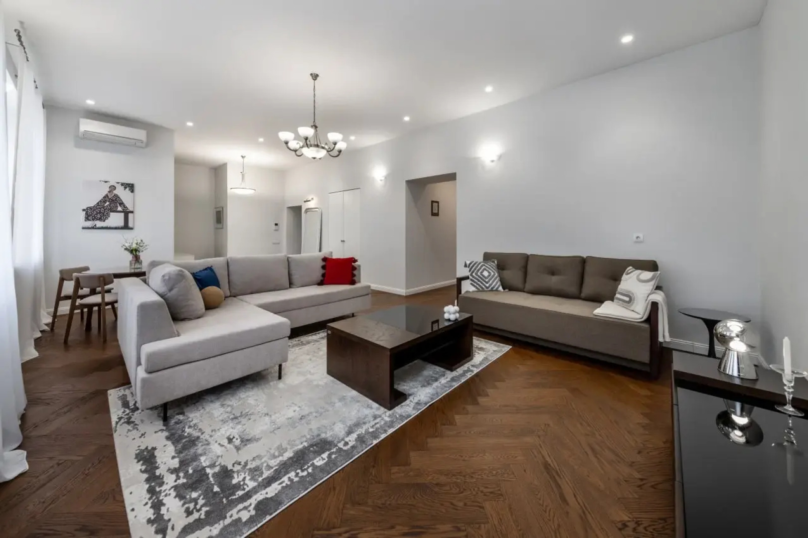 Апартаменты 4-комнатные HomeApart К.Маркса, 30