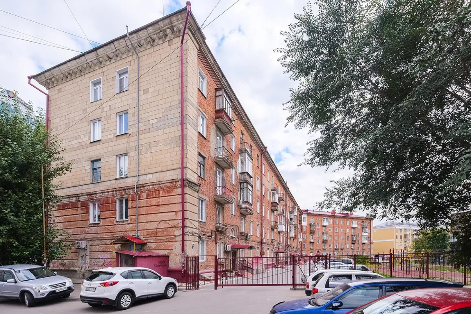 Апартаменты Квартирка-НСК на Сибиряков-Гвардейцев 22