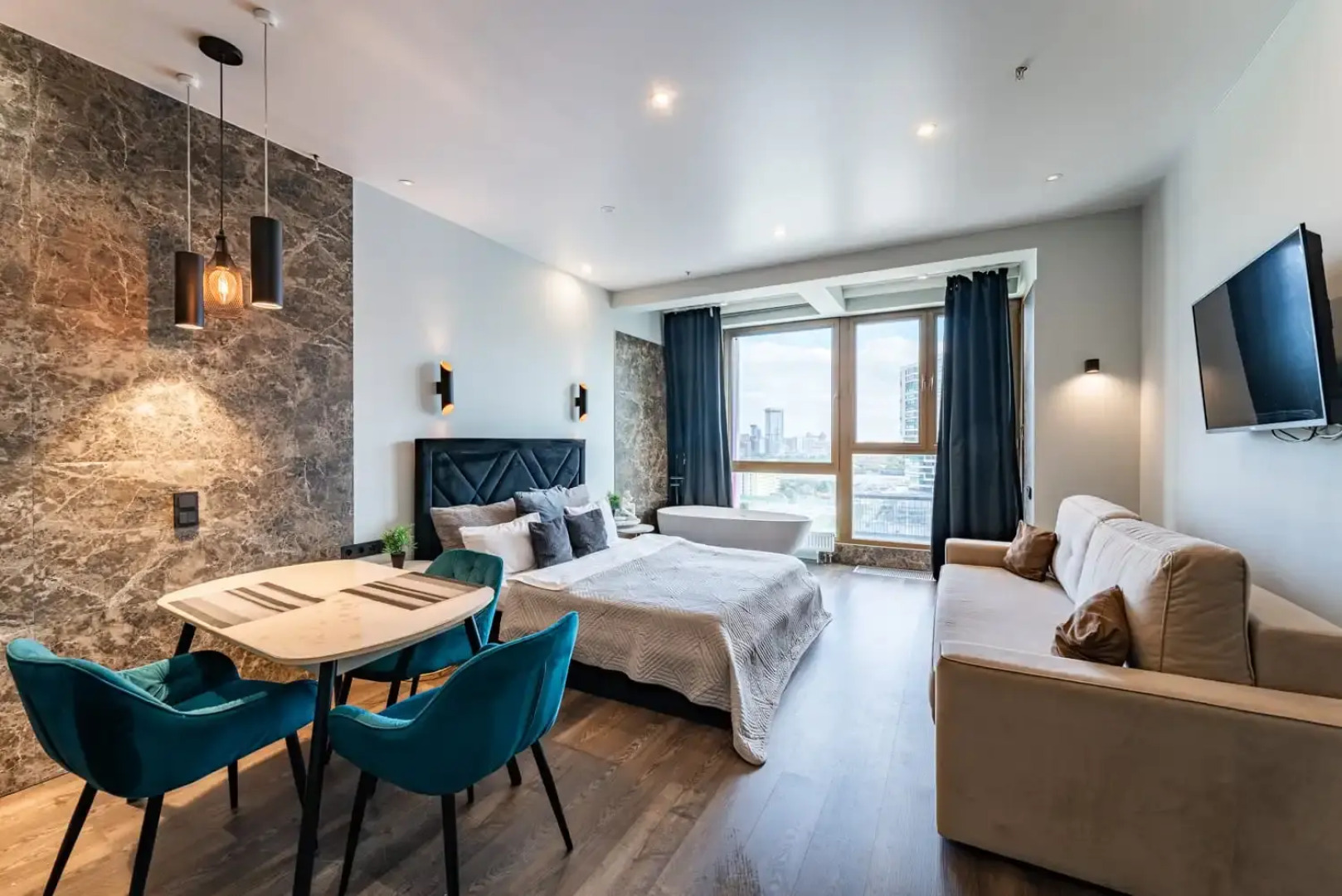 Апартаменты с Ванной у Окна