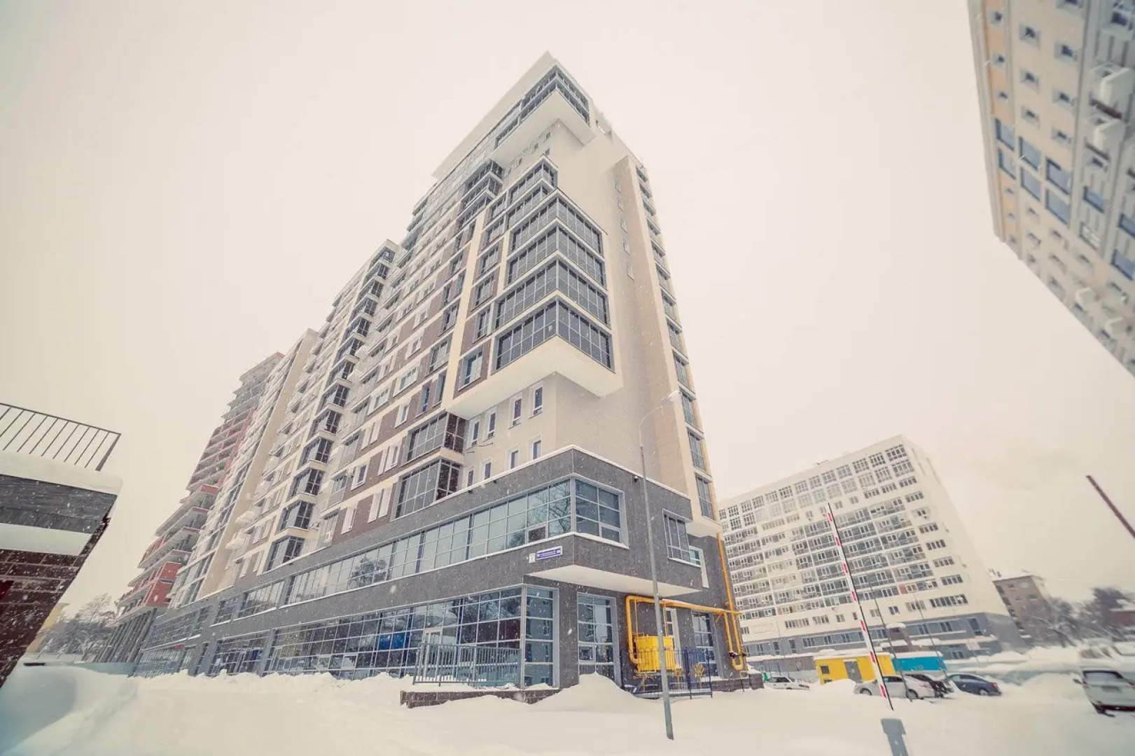 Апартаменты Октябрьской Революции 19