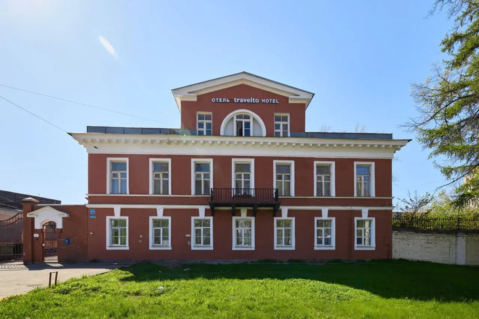 Апартаменты ДВА ГОРОДА на набережной Невы