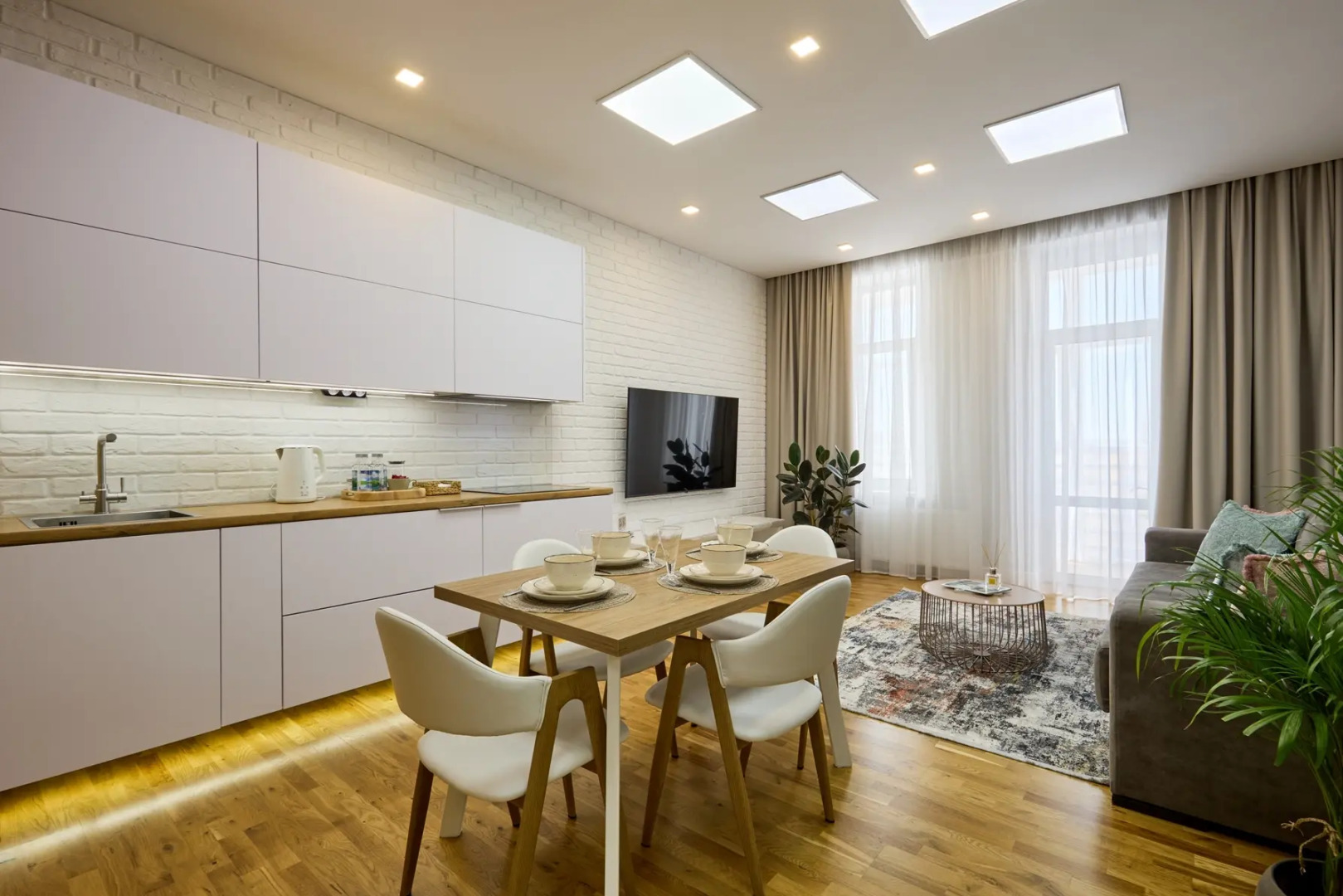 Апартаменты ЕвроУют Просторные трехкомнатные недалеко от центра