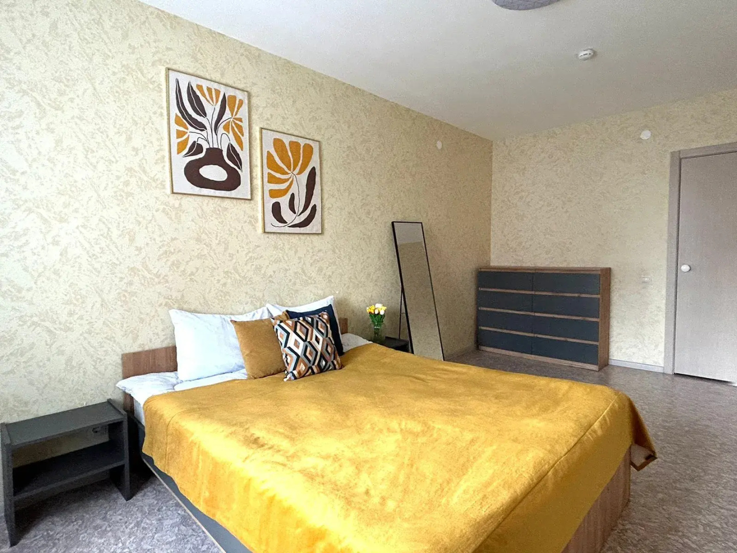 Квартира Уютная для Четверых в Октябрьском Районе