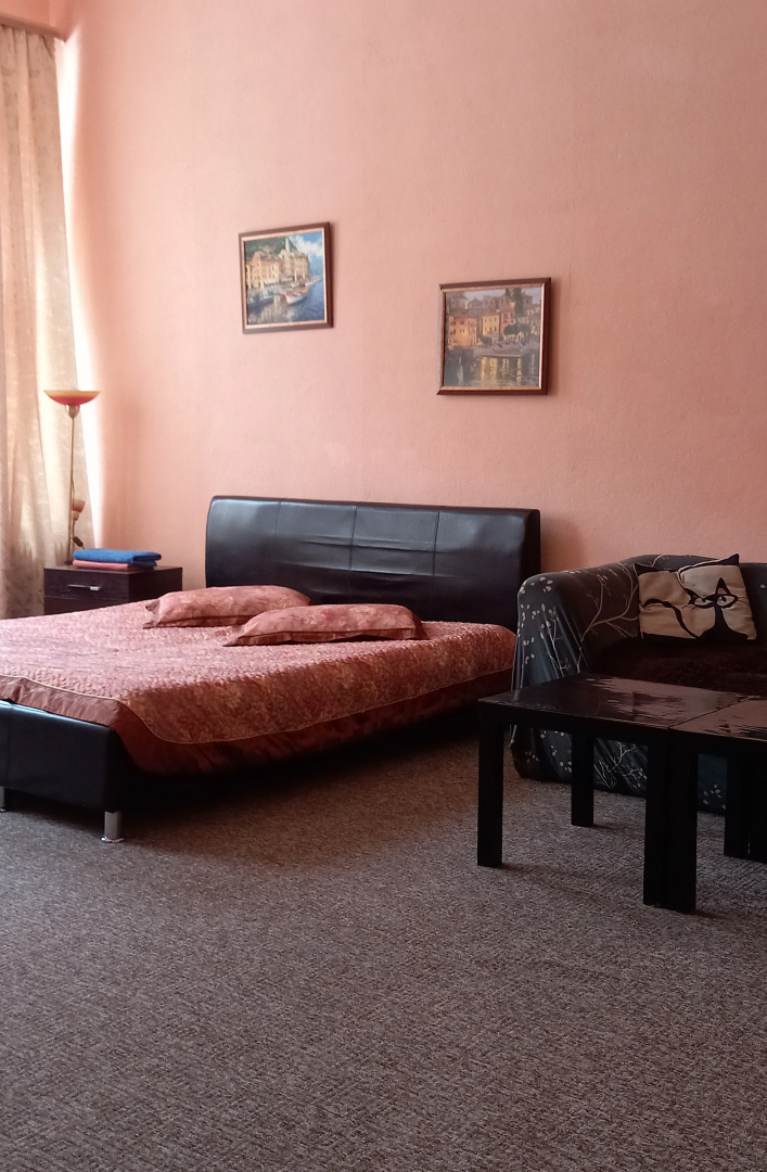 Apartment on Svetlanskaya 7