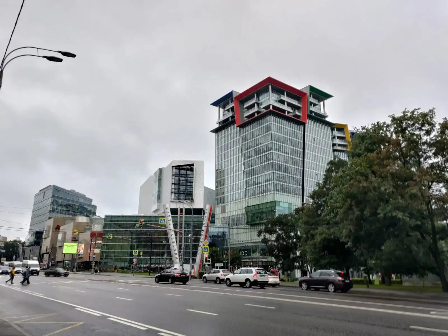 Жилое помещение 2-к квартира у метро Молодежная с яркими закатами