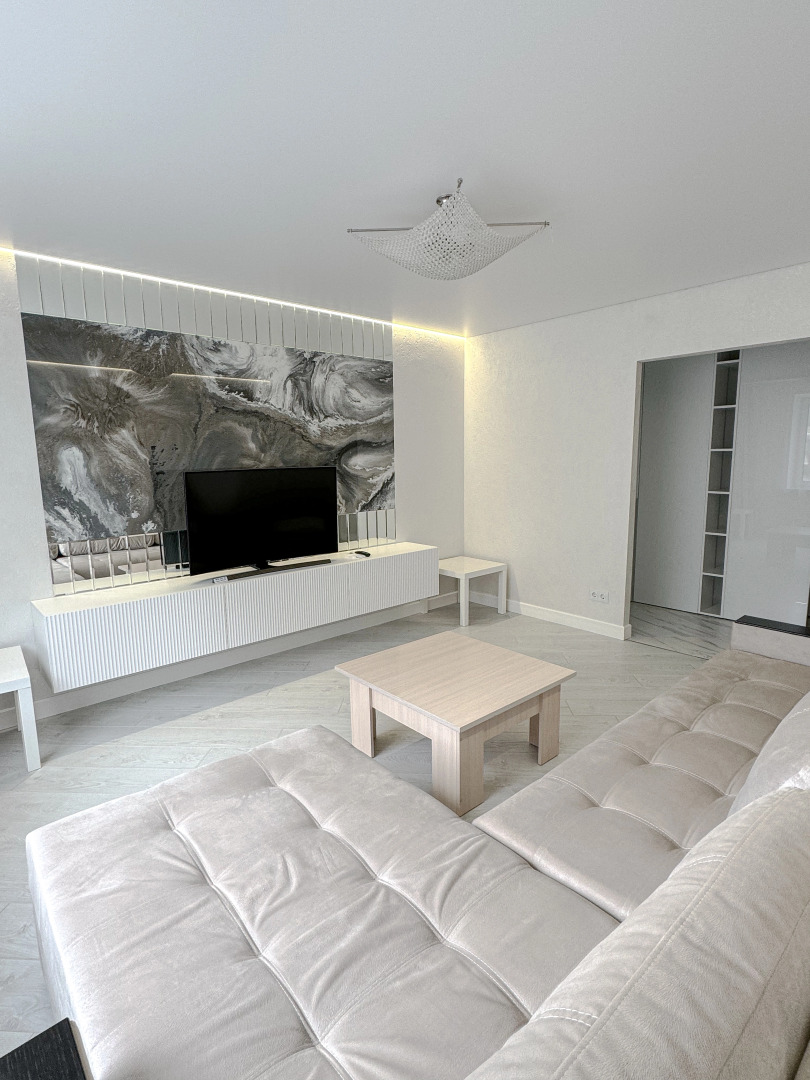 Апартаменты на Чкалова после ремонта, 2 комнаты: гостиная и спальня