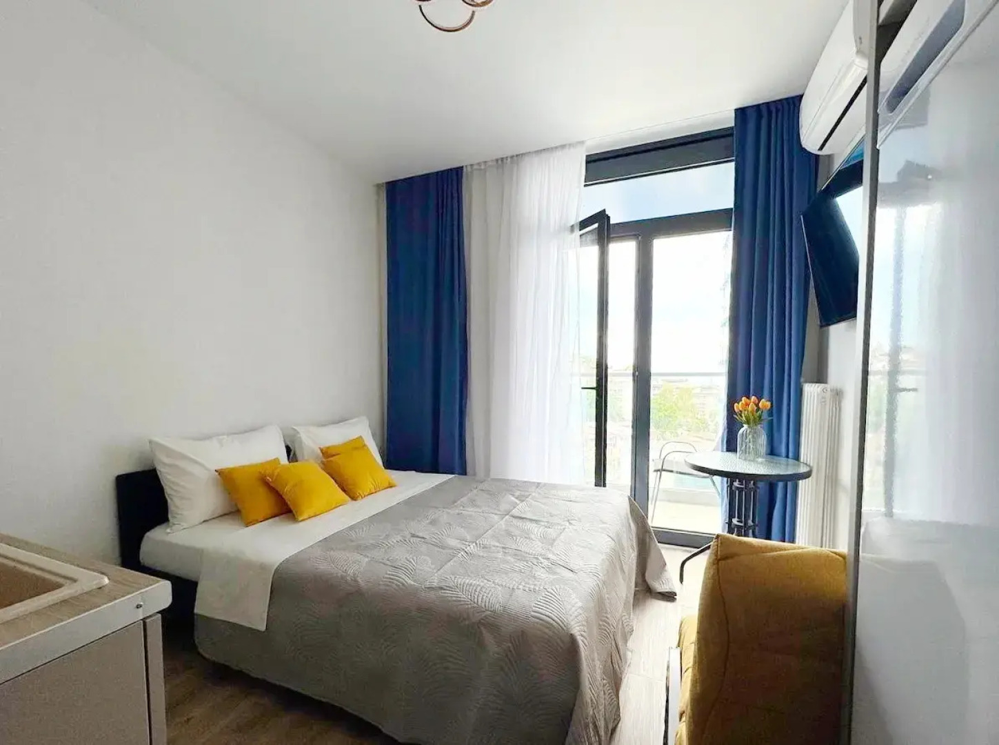 Апартаменты 129 с балконом и видом на море в элитном ЖК Кислород