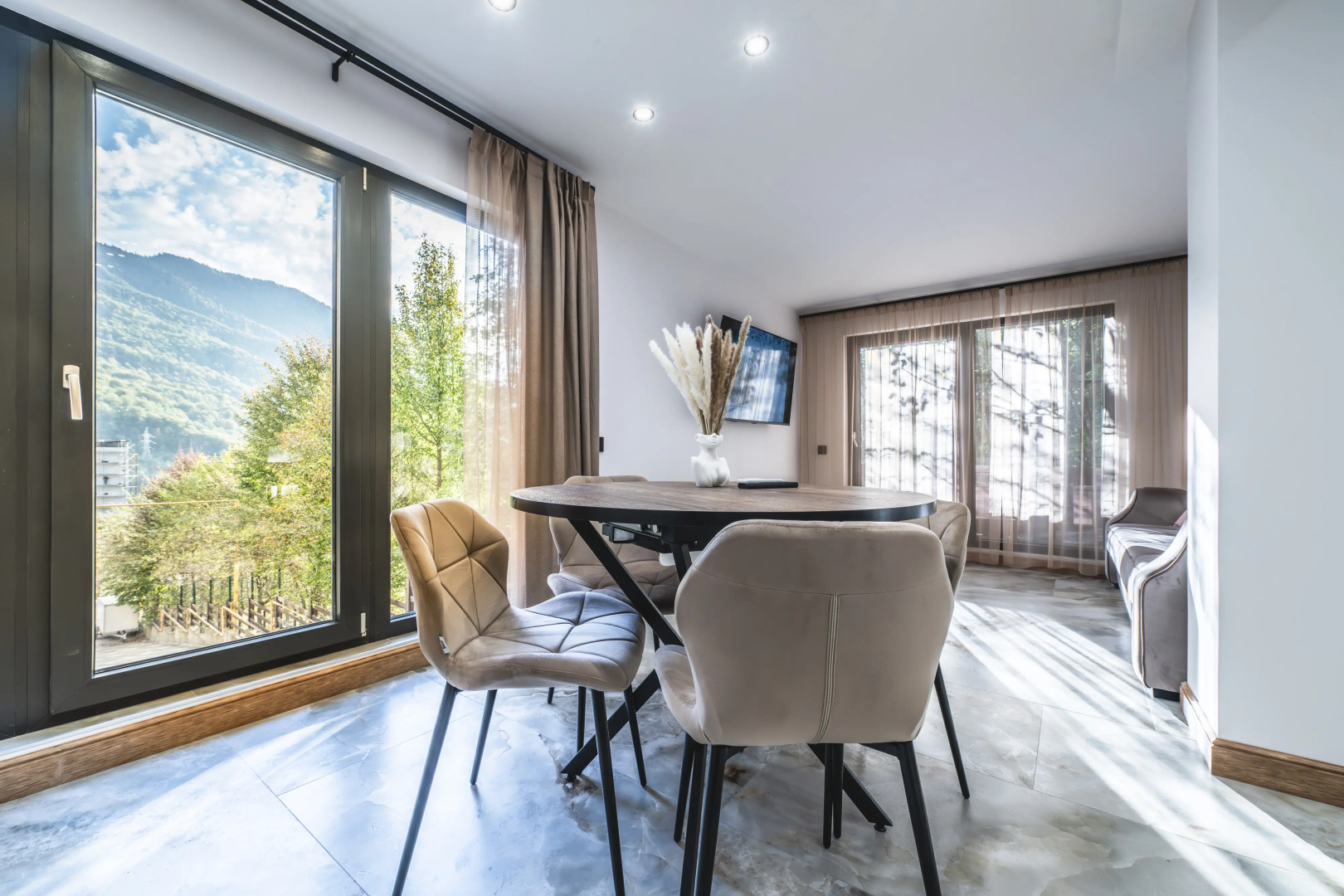 Апартаменты Оплот - «SCANDI» - с мини балконом 2