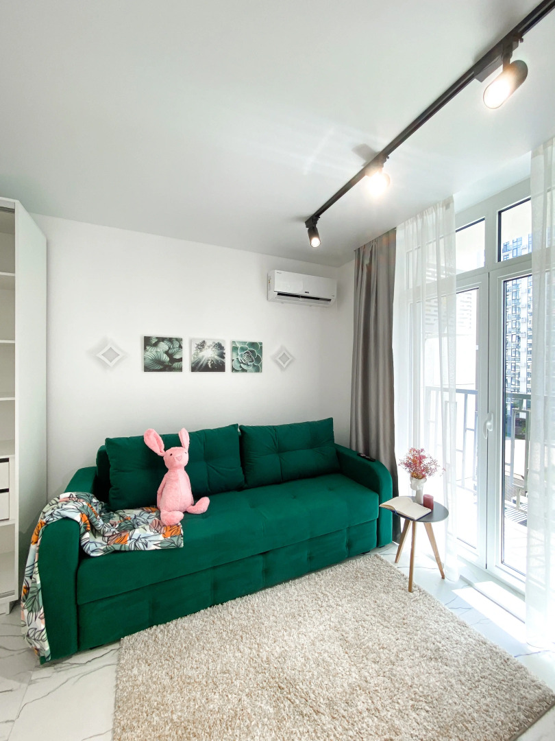 Апартаменты-студия 30 кв.м. с двуспальным диваном и балконом, с 3 по 6 этаж