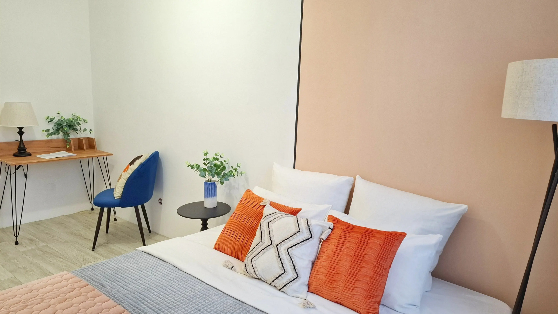 Апартаменты для большой семьи или компании в командировке с видом на Уральские горы