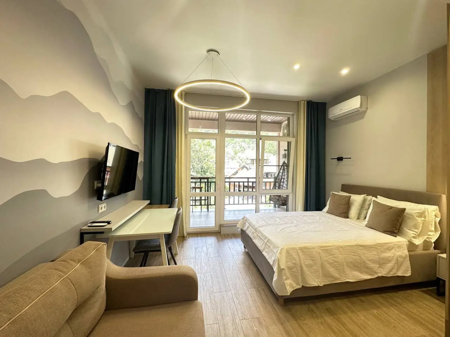 Апартаменты Море квартир с видом на горы