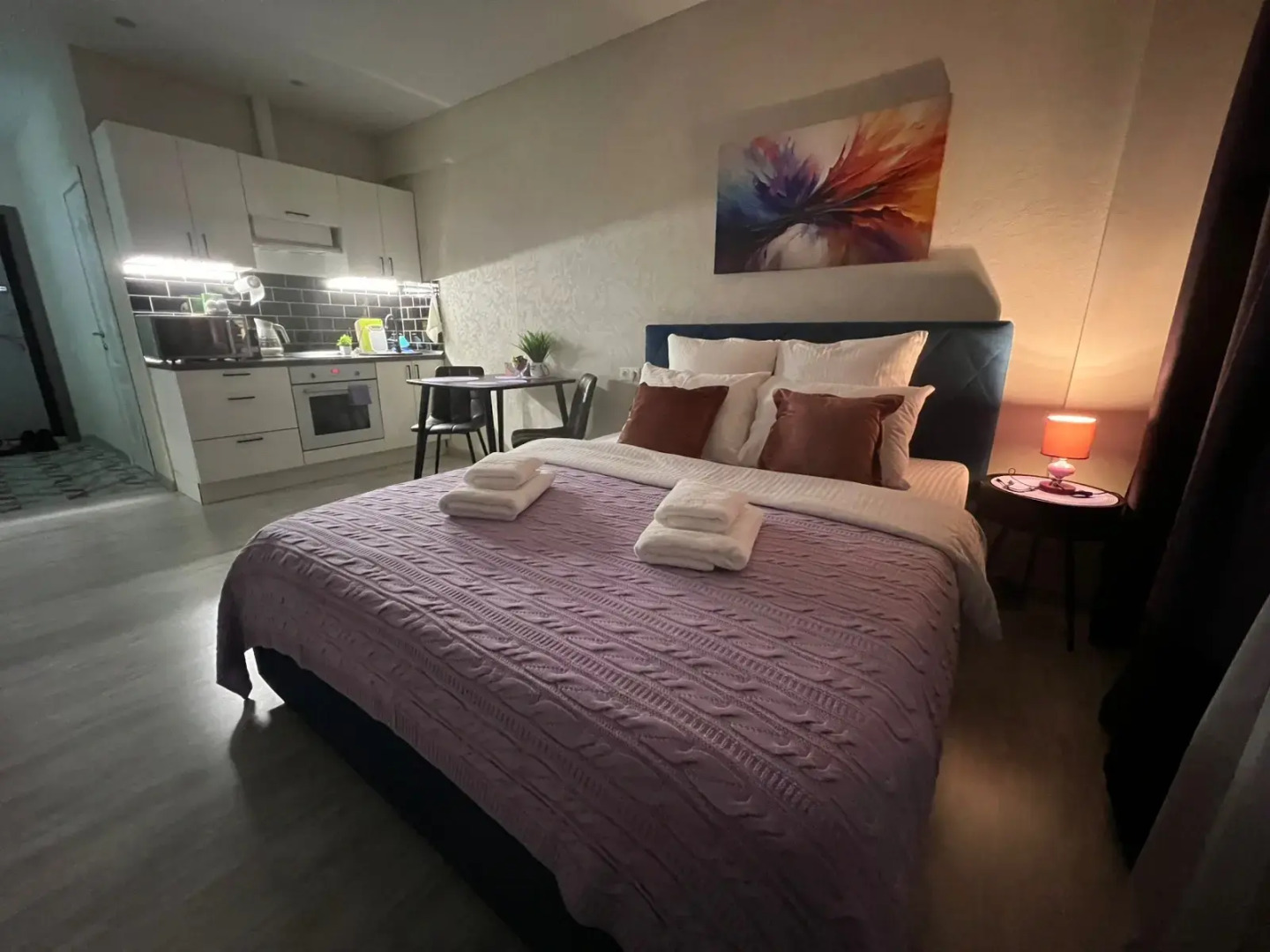 Апартаменты Lux Студия на улице 9 Мая 21/3 около Трц Мега и Аэропорта Шереметьево